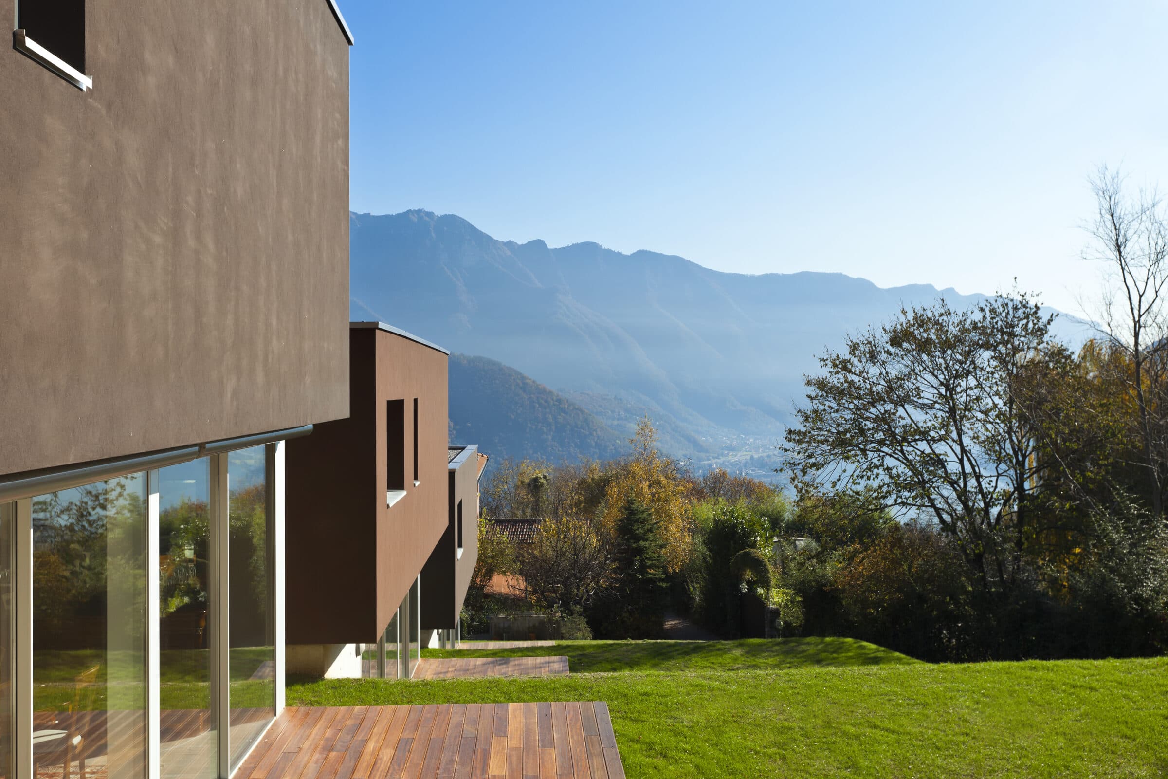 Villa moderna con vista sulle montagne